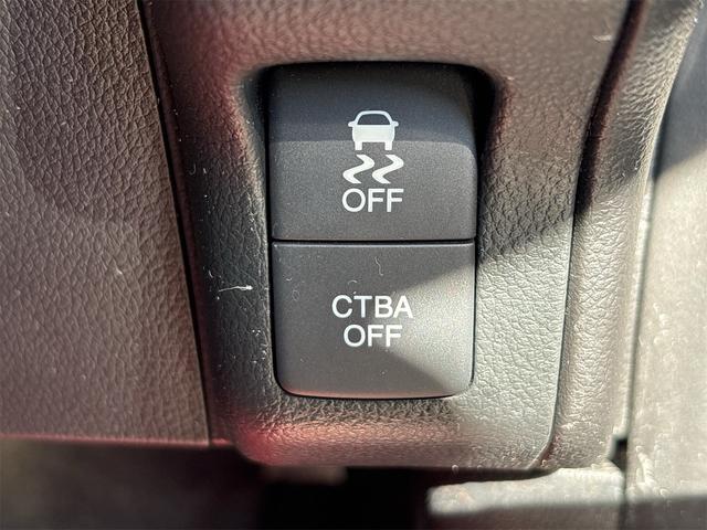 N-BOXカスタム G ターボSSブラックスタイルパッケージ 《後期モデル》《ターボ》《車検2年》SDナビTVフルセグBluetoothバックカメラ/HIDオートライトフォグ/プッシュスタート/スマートキー/シートヒーター/革巻きステアリング/ハーフレザーシート(34枚目)