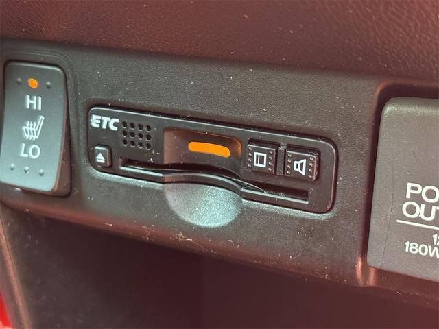 N-BOXカスタム G ターボSSブラックスタイルパッケージ 《後期モデル》《ターボ》《車検2年》SDナビTVフルセグBluetoothバックカメラ/HIDオートライトフォグ/プッシュスタート/スマートキー/シートヒーター/革巻きステアリング/ハーフレザーシート(36枚目)