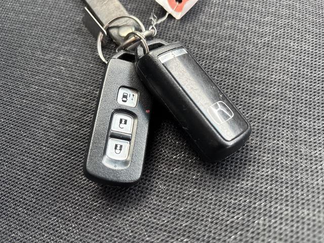 Ｎ－ＢＯＸカスタム Ｇ・Ｌパッケージ　《４ＷＤ》《車検２年》（25枚目）