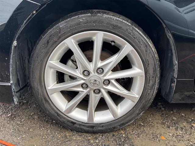 プリウスアルファ Ｓツーリングセレクション　《車検２年》《１７インチＡＷ》ＳＤナビＴＶフルセグＢｌｕｅｔｏｏｔｈバックカメラ／革巻きステアリング／プッシュスタート／スマートキー／クルーズコントロール／純正１７インチアルミ／（11枚目）