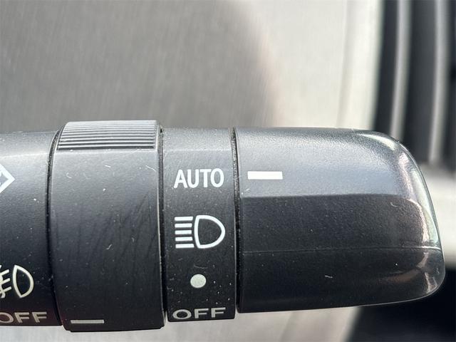 プリウスアルファ Ｓツーリングセレクション　《車検２年》《１７インチＡＷ》ＳＤナビＴＶフルセグＢｌｕｅｔｏｏｔｈバックカメラ／革巻きステアリング／プッシュスタート／スマートキー／クルーズコントロール／純正１７インチアルミ／（26枚目）