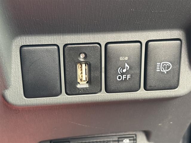 プリウスアルファ Ｓツーリングセレクション　《車検２年》《１７インチＡＷ》ＳＤナビＴＶフルセグＢｌｕｅｔｏｏｔｈバックカメラ／革巻きステアリング／プッシュスタート／スマートキー／クルーズコントロール／純正１７インチアルミ／（30枚目）