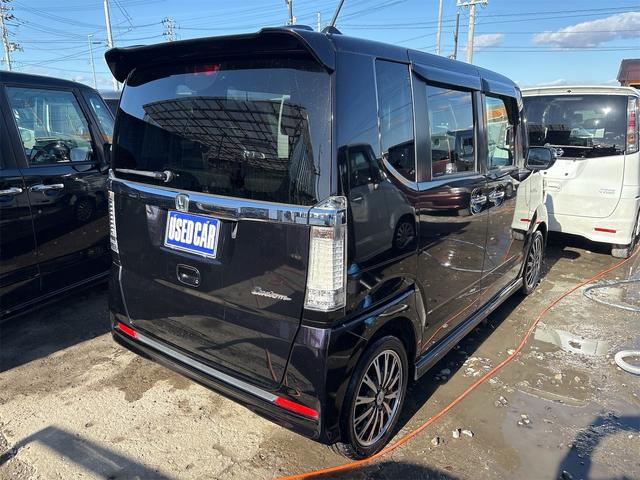 Ｎ－ＢＯＸカスタム Ｇ・ターボパッケージ　《ターボ》《車検２年》純正フルエアロ１５インチＡＷ／ＳＤナビＴＶバックカメラ／プッシュスタート／スマートキー／革巻きステアリング／両側パワースライドア／クルーズコントロール／ＥＴＣ／ＨＩＤオートライト（6枚目）
