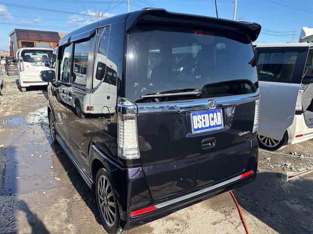 Ｎ－ＢＯＸカスタム Ｇ・ターボパッケージ　《ターボ》《車検２年》純正フルエアロ１５インチＡＷ／ＳＤナビＴＶバックカメラ／プッシュスタート／スマートキー／革巻きステアリング／両側パワースライドア／クルーズコントロール／ＥＴＣ／ＨＩＤオートライト（7枚目）