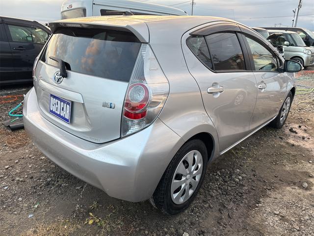 アクア S 《走行86000キロ》《車検2年》プッシュスタート/スマートキースペア有/純正ナビTV/Bluetooth/バックカメラ/ETC/オートエアコン/(6枚目)