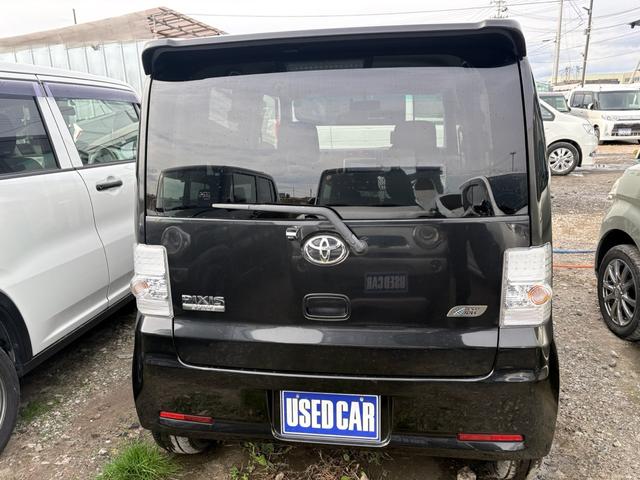 ピクシススペース カスタム　Ｇ　《４ＷＤ》《車検２年》ＳＤナビＴＶフルセグＢｌｕｅｔｏｏｔｈ／バックカメラ／ＨＩＤオートライトフォグ／革巻きステアリング／フルフラットシート／１５インチＡＷ（7枚目）