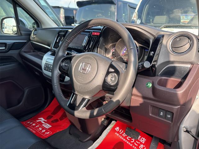 Ｎ－ＷＧＮカスタム Ｇ・ターボパッケージ　《ターボ》《車検２年》純正フルエアロ１４インチＡＷ／純正ナビＴＶ／Ｂｌｕｅｔｏｏｔｈハーフレザーシート／革巻きステアリング／プッシュスタート／スマートキー／ＥＴＣ／ＨＩＤオートライトフォグ／（14枚目）