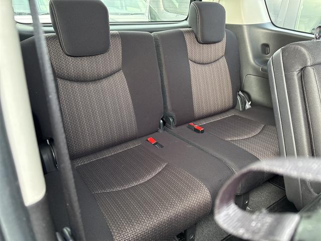 セレナ ハイウェイスター Vセレ+セーフティ SHV Aセフ 《後期モデル》《車検2年》フルセグBluetooth/アラウンドビュー/フリップダウン/革巻きステア/クルコン/デュアルエアコン/ETC/革巻きステアリング/衝突軽減ブレーキシステム/(17枚目)