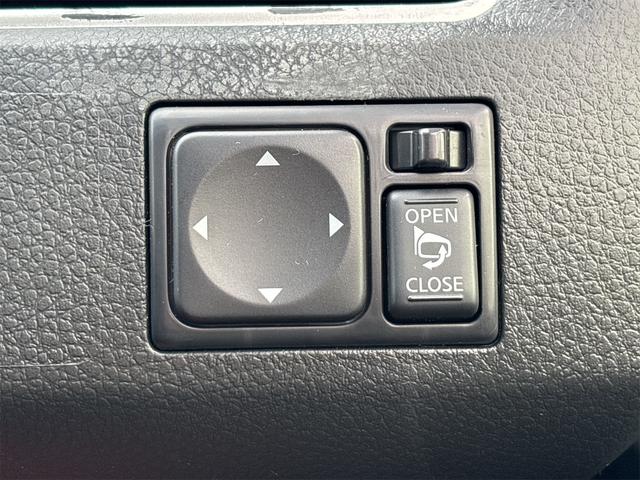 セレナ ハイウェイスター Vセレ+セーフティ SHV Aセフ 《後期モデル》《車検2年》フルセグBluetooth/アラウンドビュー/フリップダウン/革巻きステア/クルコン/デュアルエアコン/ETC/革巻きステアリング/衝突軽減ブレーキシステム/(32枚目)