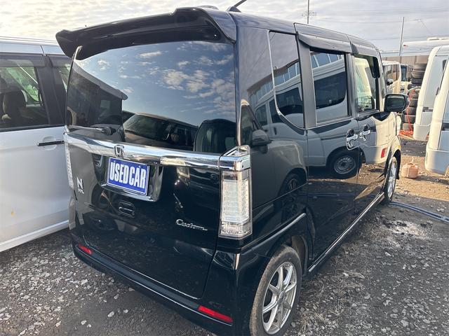 Ｎ－ＢＯＸカスタム Ｇ　ターボＳＳパッケージ　《ターボ》《車検２年》クルコン／１４インチＡＷ／両側パワースライドア／プッシュスタート／スマートキー／ＨＩＤオートライトフォグ／ＳＤナビＴＶフルセグＢｌｕｅｔｏｏｔｈバックカメラ／衝突軽減ブレーキ（6枚目）