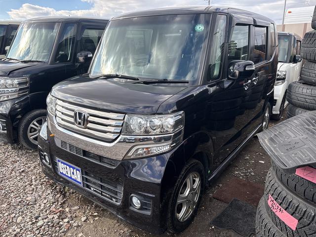 Ｎ－ＢＯＸ＋カスタム Ｇ・ターボパッケージ　《４ＷＤターボ》《車検２年》純正フルエアロ／革巻きステアリング／クルーズコントロール／パドルシフト／両側パワースライドア／スマートキー／プッシュスタート／ＳＤナビＴＶバックカメラ／ＨＩＤオートライト（5枚目）