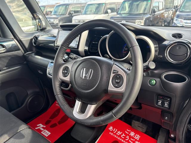 Ｎ－ＢＯＸ＋カスタム Ｇ・ターボパッケージ　《４ＷＤターボ》《車検２年》純正フルエアロ／革巻きステアリング／クルーズコントロール／パドルシフト／両側パワースライドア／スマートキー／プッシュスタート／ＳＤナビＴＶバックカメラ／ＨＩＤオートライト（13枚目）