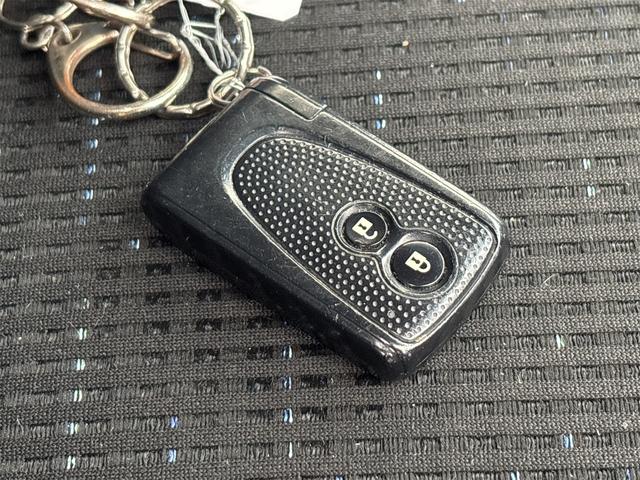 ステラ カスタムＲ　スマートアシスト　《後期モデル》《車検２年》《衝突軽減ブレーキシステム》純正フルエアロ１４インチＡＷ／スマートキー／オートエアコン／アームレスト／ＬＥＤオートライトフォグ／ＣＤオーディオ／（22枚目）