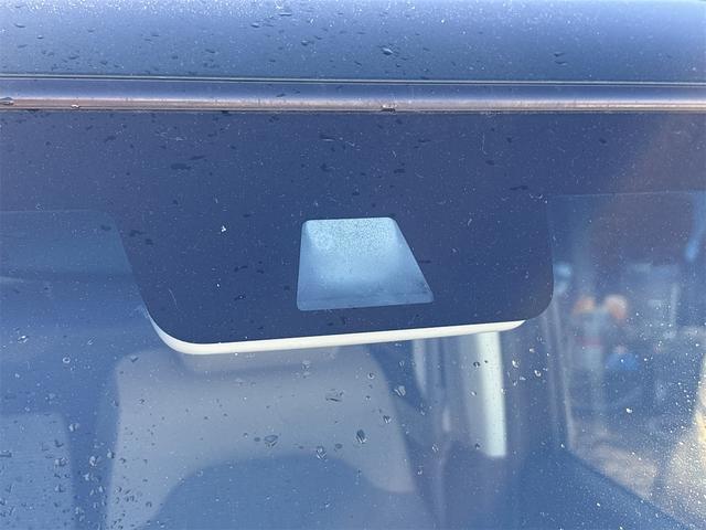 Ｎ－ＢＯＸ Ｇ・Ｌホンダセンシング　《４ＷＤ》ＳＤナビＴＶフルセグＢｌｕｅｔｏｏｔｈバックカメラ／パワースライドドア／衝突軽減ブレーキ／シートヒーター／オートマチックハイビーム／クルーズコントロール／ＬＥＤライト／クリアランスソナー（10枚目）