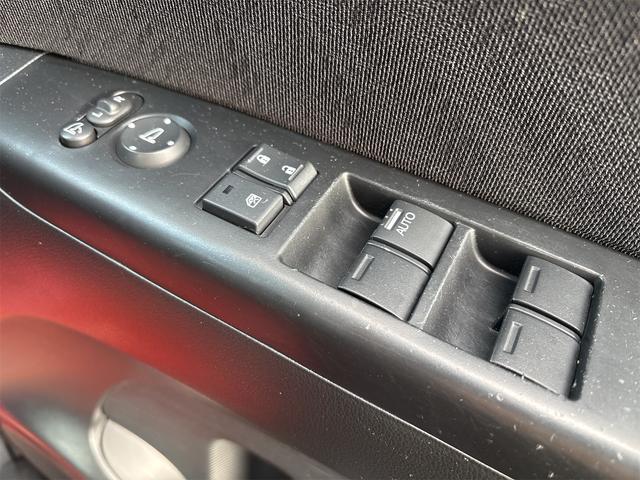 Ｎ－ＢＯＸカスタム Ｇ・ターボＡパッケージ　《ターボ》　ＳＤナビＴＶフルセグ／Ｂｌｕｅｔｏｏｔｈ／ＨＩＤヘッドライト／衝突軽減ブレーキ／革巻きステア／ステアコントロール／クルコンパドルシフト／両側パワースライドア／プッシュスタート／ＥＴＣ／（35枚目）