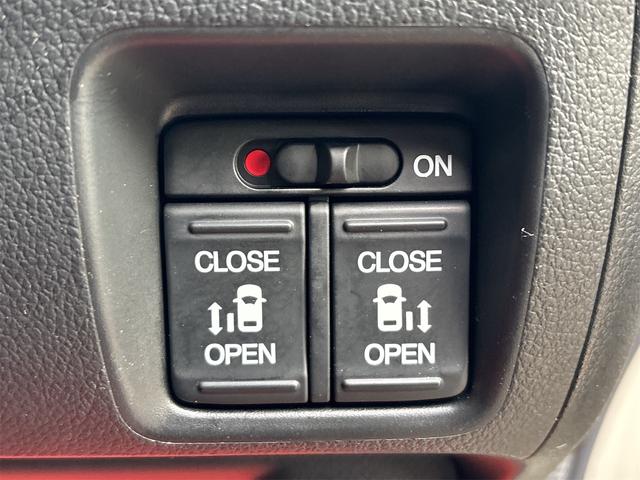 �����I�[�g�X���C�h�h�A�[