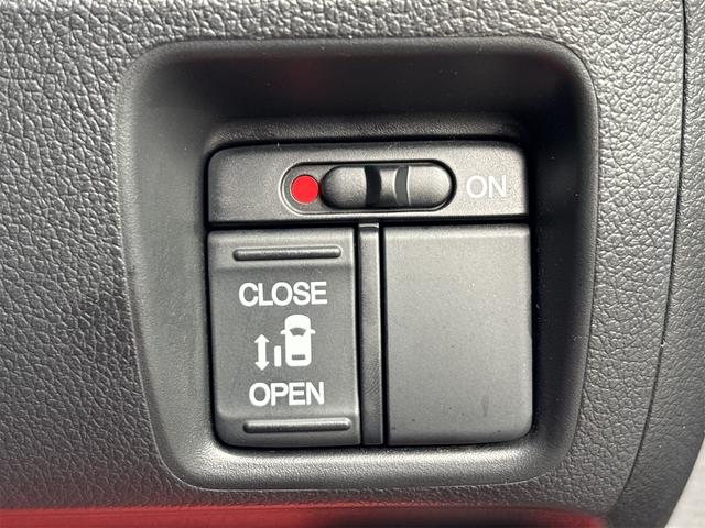 �p���[�X���C�h�h�A