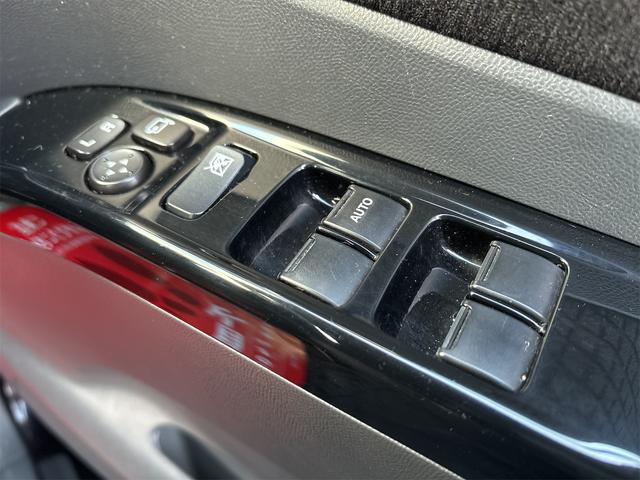 パレットＳＷ ＴＳ　《ターボ》《車検２年》純正フルエアロ／プッシュスタート／スマートキー／ＳＤナビＴＶフルセグＢｌｕｅｔｏｏｔｈバックカメラ／ＨＩＤオートライトフォグ／ＥＴＣ／両側パワースライドドア／革巻きステアリング／（30枚目）