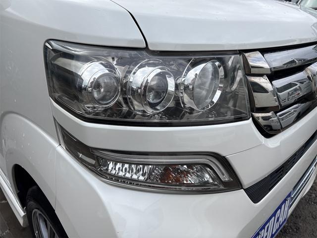 ���C�g�͎g�p���Ă܂��Ə��X�ɓ܂��Ă��܂��܂��B���X�̓w�b�h���C�g�𖁂��Ă��炲�[�Ԓv���܂��I�����S���������B