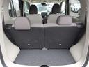 後席シートは分割で折り畳みができます。乗車スペースを確保しながら長い荷物も積み込みができます。