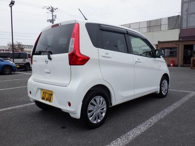 デイズ Ｊ　２年間保証付き　エマージェンシーブレーキ　電格ドアミラー　ヘッドライトレベライザー　キ－レス　純正オーディオ　走行４５２００キロ　グ－鑑定車　外装４　内装４（7枚目）
