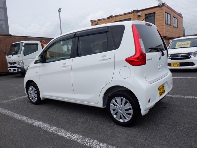 デイズ Ｊ　２年間保証付き　エマージェンシーブレーキ　電格ドアミラー　ヘッドライトレベライザー　キ－レス　純正オーディオ　走行４５２００キロ　グ－鑑定車　外装４　内装４（9枚目）