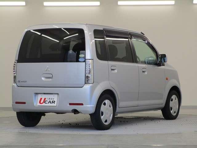 M 軽自動車 1年間三菱認定中古車保証 走行25727キロ 2WD インパネ3速オートマチック 純正CDチューナー プライバシーガラス 純正フロアマット ドアバイザー キーレス 車両状態評価書4.5点(12枚目)