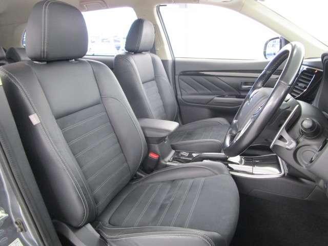 Gナビパッケージ 4WD/AC1500W電源/衝突被害軽減ブレーキ/全方位カメラ/後期モデル/レーダークルコン/三菱リモートコントロール/駆動用バッテリー79%/車両状態評価書4.5点/運パワーシート/電動リヤゲート(17枚目)