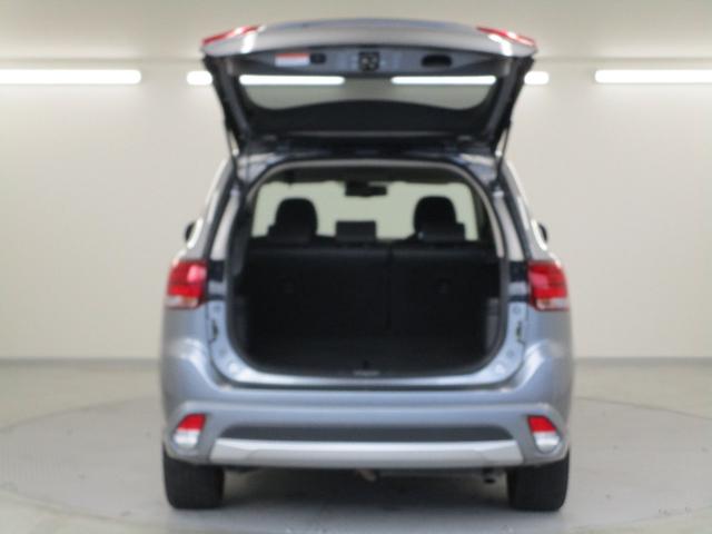 Gナビパッケージ 4WD/AC1500W電源/衝突被害軽減ブレーキ/全方位カメラ/後期モデル/レーダークルコン/三菱リモートコントロール/駆動用バッテリー79%/車両状態評価書4.5点/運パワーシート/電動リヤゲート(24枚目)