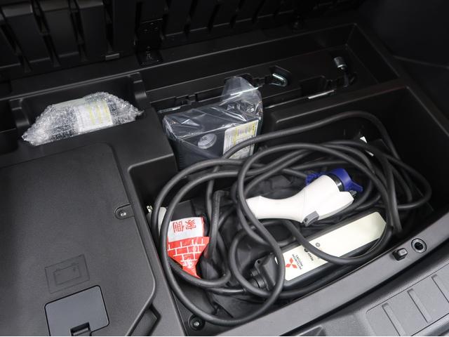 エクリプスクロスＰＨＥＶ Ｇ　電子制御４ＷＤ　電気温水式ヒーター　パノラマサンルーフ　アルパイン１１型フローティングナビバックカメラ　マイパイロット　駆動用バッテリー容量８９．６％　ルーフレール　禁煙車　首都圏仕入れ　社有車ＵＰ（74枚目）