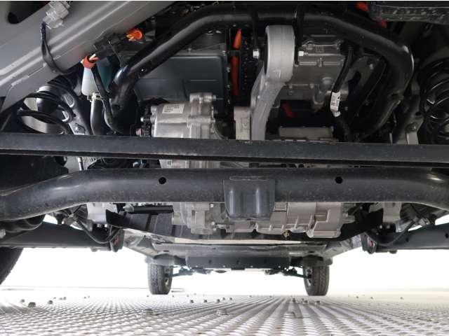 ミニキャブ・ミーブ ＣＤ　１６．０ｋｗｈ　４シーター　電池容量１００％　急速充電　試乗車　キーレスエントリーシステム（プレ空調スターター機能付）プライバシーガラス　リヤアンダーミラー　ダイヤモンドキーパー　シートヒーター　３年間走行距離無制限三菱認定保証（12枚目）