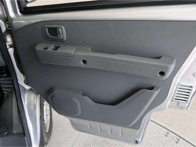 ミニキャブ・ミーブ ＣＤ　１６．０ｋｗｈ　４シーター　電池容量１００％　急速充電　試乗車　キーレスエントリーシステム（プレ空調スターター機能付）プライバシーガラス　リヤアンダーミラー　ダイヤモンドキーパー　シートヒーター　３年間走行距離無制限三菱認定保証（57枚目）