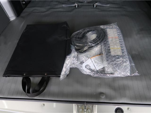 ミニキャブ・ミーブ ＣＤ　１６．０ｋｗｈ　４シーター　電池容量１００％　急速充電　試乗車　キーレスエントリーシステム（プレ空調スターター機能付）プライバシーガラス　リヤアンダーミラー　ダイヤモンドキーパー　シートヒーター　３年間走行距離無制限三菱認定保証（70枚目）
