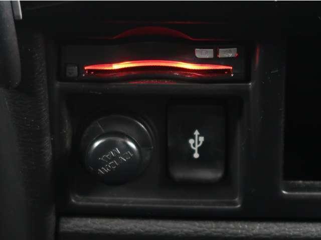 デリカＤ：５ アーバンギア　Ｇパワーパッケージ　モード切替４ＷＤ　８速ＡＴ　クリーンデイーゼルターボ　７人乗り　純正１０．１型ナビ＋アルパイン後席モニター　全方位カメラ　ワンオーナー　シートヒーター　パワーゲート　寒冷地仕様　ＡＣ１００Ｖ１５００Ｗ電源　ＬＥＤヘッドライト（14枚目）