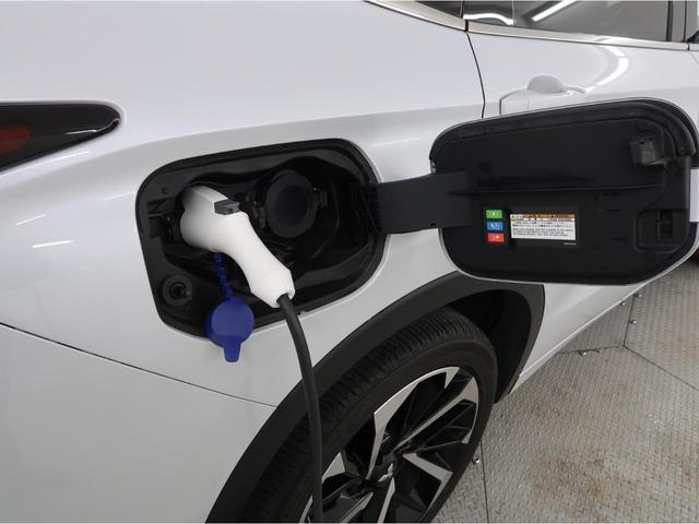アウトランダーＰＨＥＶ Ｐ　パノラマサンルーフ　本革　ＢＯＳＥプレミアムスピーカー　純正スマートフォン連携ナビ　全方位カメラ　駆動用バッテリー容量９６％　ワンオーナー　パワーシート　パワーゲート　ＡＣ１００Ｖ電源１５００Ｗ給電（31枚目）