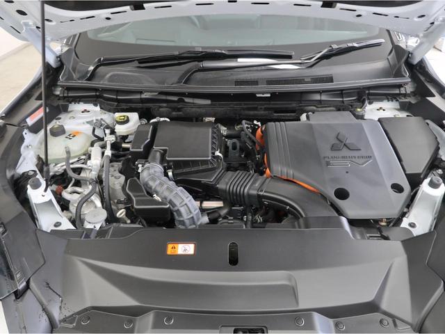 アウトランダーＰＨＥＶ Ｐ　パノラマサンルーフ　本革　ＢＯＳＥプレミアムスピーカー　純正スマートフォン連携ナビ　全方位カメラ　駆動用バッテリー容量９６％　ワンオーナー　パワーシート　パワーゲート　ＡＣ１００Ｖ電源１５００Ｗ給電（41枚目）