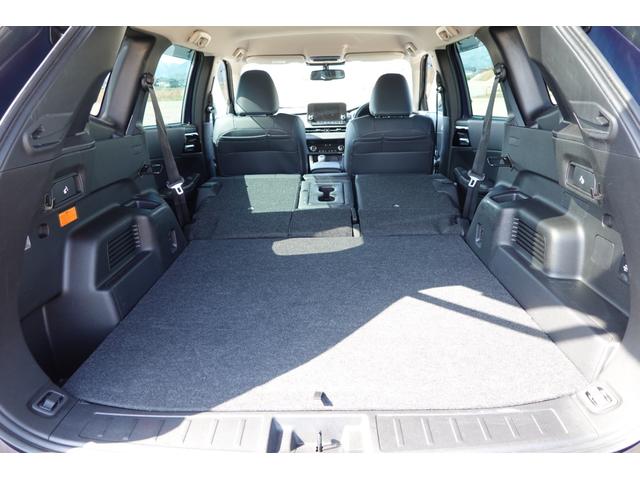 アウトランダーＰＨＥＶ Ｇ　４ＷＤ　プラグインハイブリッド　禁煙車　純正スマートフォン連携ナビ＋全方位カメラ　駆動用バッテリー残容量９５％　ＡＣ１００Ｖ電源１５００Ｗ給電　パワーシート　パワーゲート　シートヒーター　スマホ充電（15枚目）