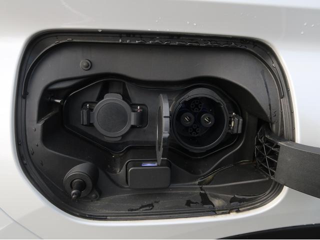 エクリプスクロスＰＨＥＶ Ｐ　４ＷＤ　白本革（ライトグレー）純正スマホ連携ナビ　全方位カメラ　駆動用バッテリー容量残８３．９％　禁煙車　ＡＣ１００Ｖ電源１５００Ｗ給電　ＥＴＣ２．０　ドラレコ前後カメラ　前後シート・ハンドルヒーター（35枚目）