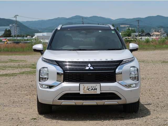 アウトランダーＰＨＥＶ Ｐ　４ＷＤ　黒本革　ＢＯＳＥプレミアムスピーカー　ルーフレール　純正スマホ連携ナビ　全方位カメラ　駆動用バッテリー容量残９５％　ＥＴＣ２．０　ワイヤレス充電対応　ワンオーナー　リフレッシュ機能パワーシート（18枚目）