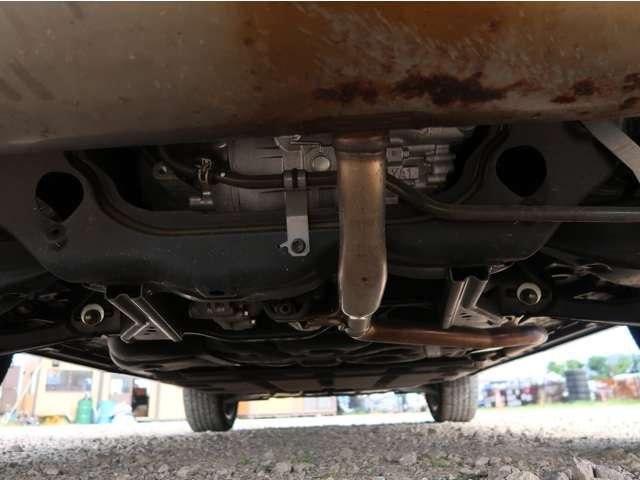 アウトランダーＰＨＥＶ Ｐ　黒本革　ＢＯＳＥプレミアムスピーカー　ルーフレール　パノラマ電動サンルーフ　純正スマートフォン連携ナビ　全方位カメラ　スマホ充電　ＵＳＢポート　リフレッシュ機能付きパワーシート　パワーゲート　禁煙車（15枚目）