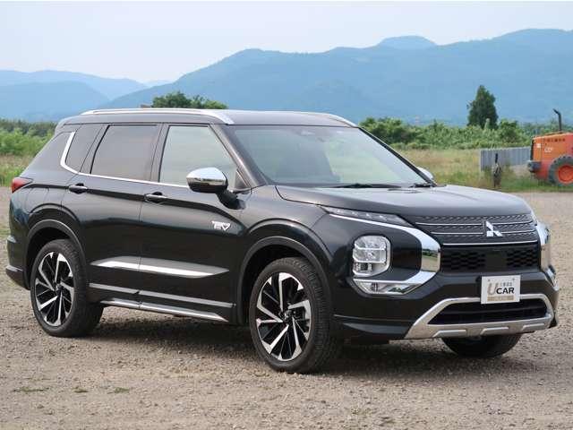 アウトランダーＰＨＥＶ Ｐ　黒本革　ＢＯＳＥプレミアムスピーカー　ルーフレール　パノラマ電動サンルーフ　純正スマートフォン連携ナビ　全方位カメラ　スマホ充電　ＵＳＢポート　リフレッシュ機能付きパワーシート　パワーゲート　禁煙車（18枚目）