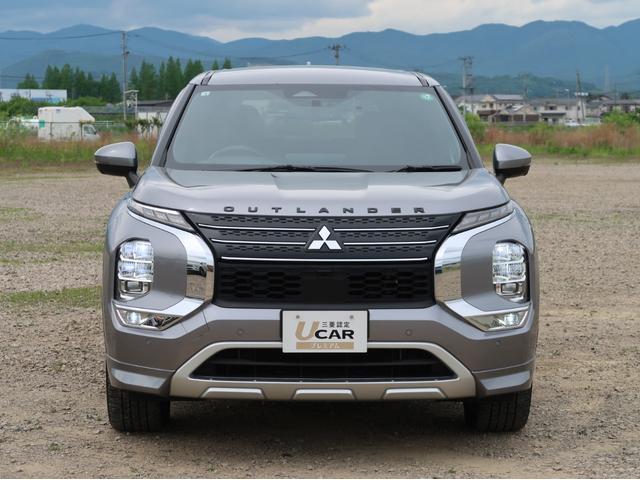 アウトランダーＰＨＥＶ Ｐ　ＢＯＳＥサウンドスピーカー　本革　ＥＴＣ２．０　純正前後ドライブレコーダー　禁煙　ダイナミックシールドイルミネーション　純正スマホ連携ナビ　全方位カメラ　ヘッドアップデイスプレー　車両状態評価４．５点（22枚目）