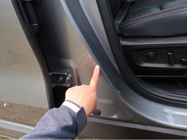 アウトランダーＰＨＥＶ Ｐ　ＢＯＳＥサウンドスピーカー　本革　ＥＴＣ２．０　純正前後ドライブレコーダー　禁煙　ダイナミックシールドイルミネーション　純正スマホ連携ナビ　全方位カメラ　ヘッドアップデイスプレー　車両状態評価４．５点（76枚目）
