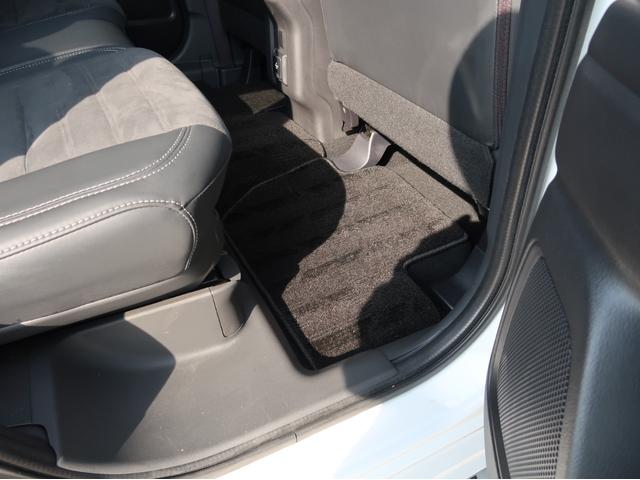 アウトランダーＰＨＥＶ Ｇ　プラグインハイブリッド　４ＷＤ　駆動用バッテリー容量残８４％　後退時・後側方車両検知警報　ＡＣ１００Ｖ電源１５００Ｗ給電　レーダークルーズコントロール　７．７型ワイドナビ　全方位カメラ　ワンオーナー（59枚目）