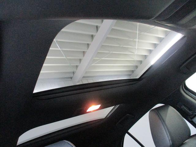 エクリプスクロスＰＨＥＶ Ｐ　試乗車　電気温水ＨＴ　サンルーフ　ナビ　全方位カメラ　駆動用バッテリー容量残９０　レーダークルコン　電動リヤゲート　パワーシート　後側方車両検知警報機能　ルーフレール　ＡＣ１００Ｖ電源１５００Ｗ給電（29枚目）