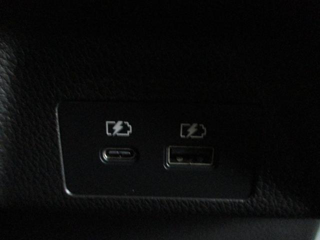 エクリプスクロスＰＨＥＶ Ｐ　試乗車　電気温水ＨＴ　サンルーフ　ナビ　全方位カメラ　駆動用バッテリー容量残９０　レーダークルコン　電動リヤゲート　パワーシート　後側方車両検知警報機能　ルーフレール　ＡＣ１００Ｖ電源１５００Ｗ給電（55枚目）