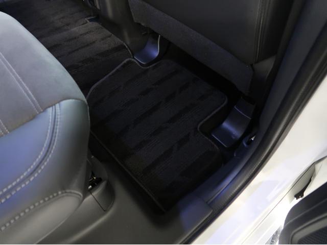 アウトランダーＰＨＥＶ Ｇ　禁煙　電気温水式ヒーター　後側方車両検知　ナビ　後席モニター　ワンオーナー　駆動用バッテリー容量残７８％　シートハンドルヒーター　パワーシート　オートマチックハイビーム　ＡＣ１００Ｖ電源１５００Ｗ給電（42枚目）