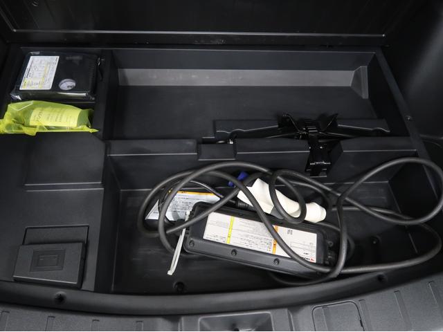アウトランダーＰＨＥＶ Ｇ　禁煙　電気温水式ヒーター　後側方車両検知　ナビ　後席モニター　ワンオーナー　駆動用バッテリー容量残７８％　シートハンドルヒーター　パワーシート　オートマチックハイビーム　ＡＣ１００Ｖ電源１５００Ｗ給電（52枚目）