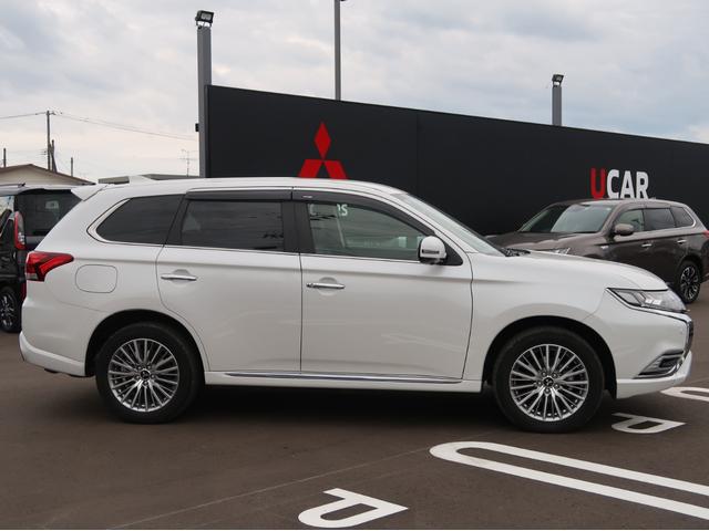 アウトランダーＰＨＥＶ Ｇ　禁煙　電気温水式ヒーター　後側方車両検知　ナビ　後席モニター　ワンオーナー　駆動用バッテリー容量残７８％　シートハンドルヒーター　パワーシート　オートマチックハイビーム　ＡＣ１００Ｖ電源１５００Ｗ給電（62枚目）