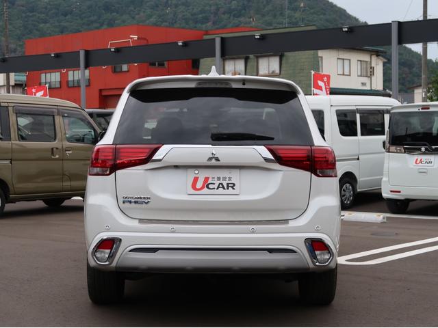 アウトランダーＰＨＥＶ Ｇ　禁煙　電気温水式ヒーター　後側方車両検知　ナビ　後席モニター　ワンオーナー　駆動用バッテリー容量残７８％　シートハンドルヒーター　パワーシート　オートマチックハイビーム　ＡＣ１００Ｖ電源１５００Ｗ給電（64枚目）